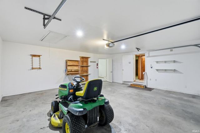 8732 Winchester Road, Fort Wayne, IN 46819