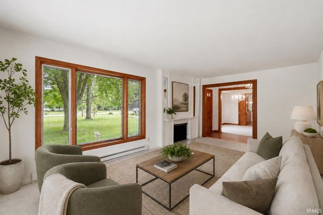 8732 Winchester Road, Fort Wayne, IN 46819