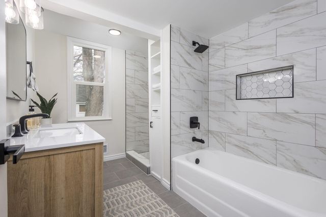 2105 Manatee Avenue, Ferndale, MI 48220