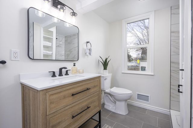 2105 Manatee Avenue, Ferndale, MI 48220