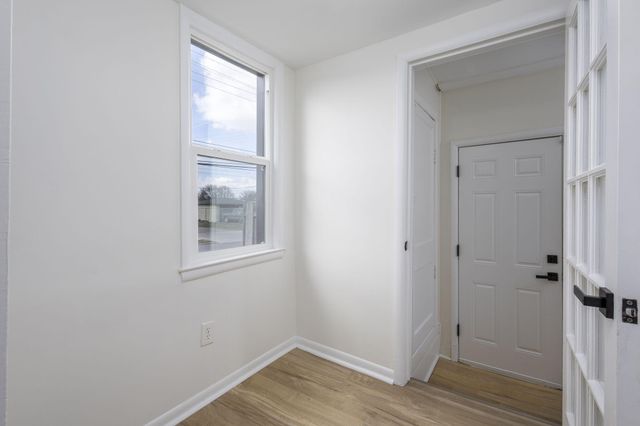 2105 Manatee Avenue, Ferndale, MI 48220