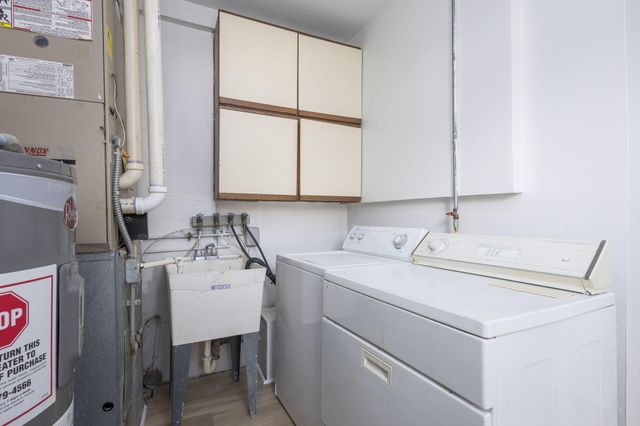 2105 Manatee Avenue, Ferndale, MI 48220