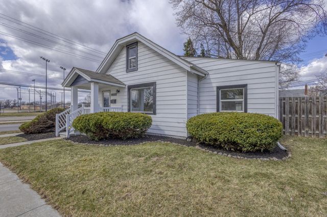 2105 Manatee Avenue, Ferndale, MI 48220