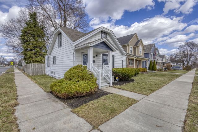 2105 Manatee Avenue, Ferndale, MI 48220