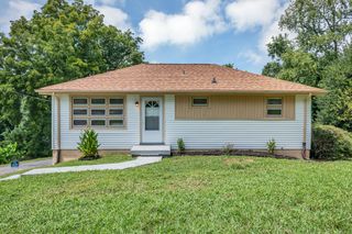 2209 Maplecrest Dr, Nashville, TN 37214