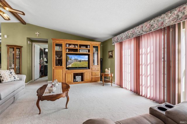 619 S 600 E Road, Marion, IN 46953