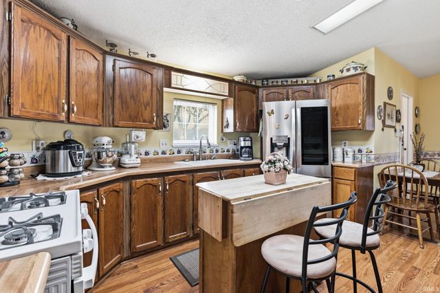 619 S 600 E Road, Marion, IN 46953