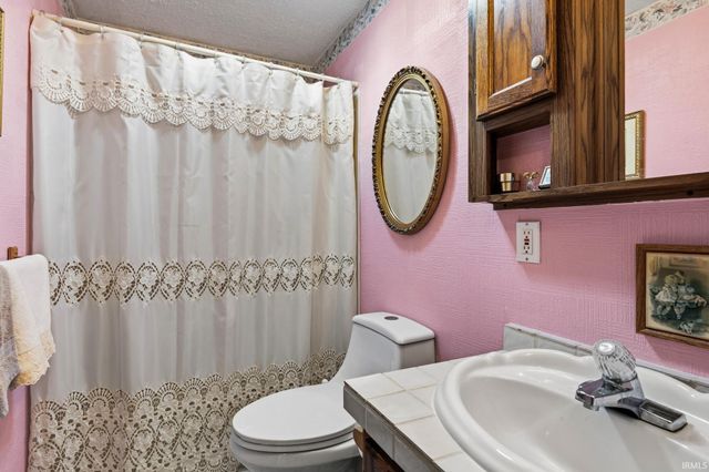 619 S 600 E Road, Marion, IN 46953