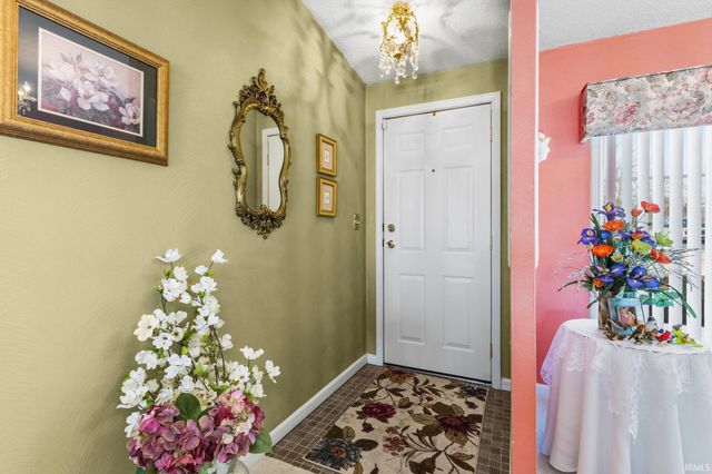 619 S 600 E Road, Marion, IN 46953