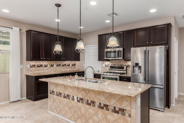 10262 S White Surrey Drive, Vail, AZ 85641