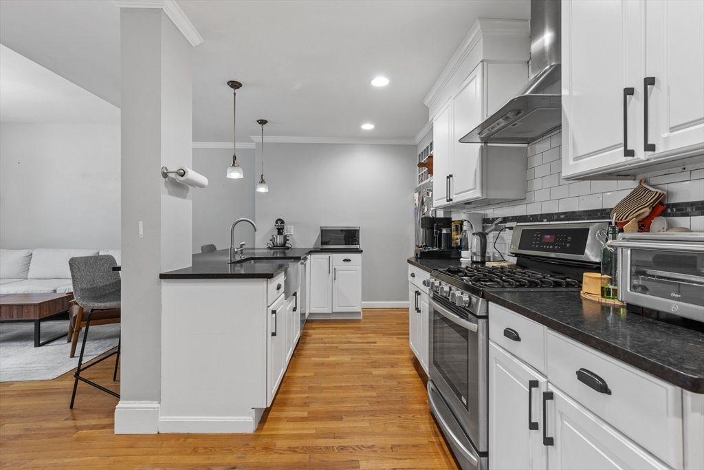 195 Saint Paul St 1G, Brookline, MA 02445