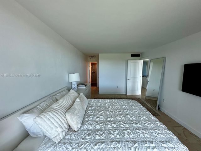 8233 Harding Ave 403, Miami Beach, FL 33141