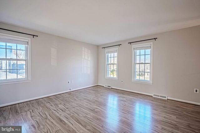 5539 SHOOTERS HILL LN, Fairfax, VA 22032