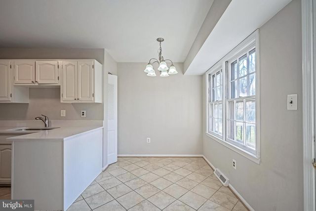 5539 SHOOTERS HILL LN, Fairfax, VA 22032