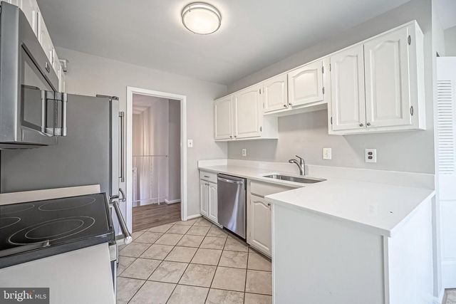 5539 SHOOTERS HILL LN, Fairfax, VA 22032