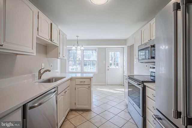 5539 SHOOTERS HILL LN, Fairfax, VA 22032