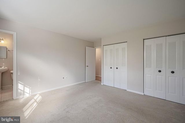 5539 SHOOTERS HILL LN, Fairfax, VA 22032