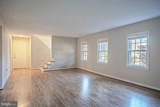5539 SHOOTERS HILL LN, Fairfax, VA 22032
