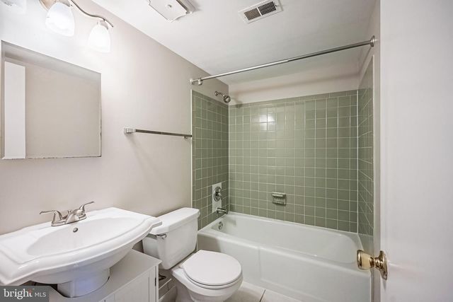 5539 SHOOTERS HILL LN, Fairfax, VA 22032