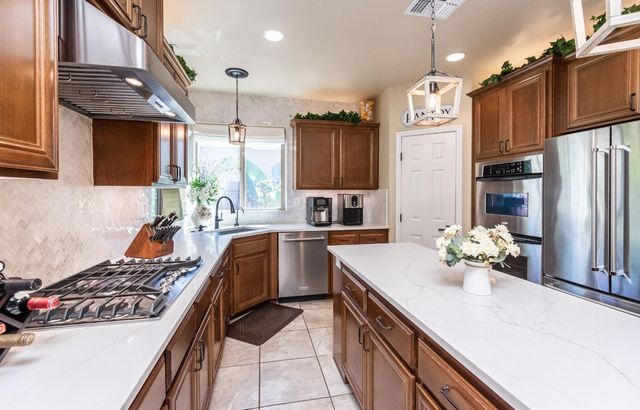 1524 Black Hawk St, Roseville, CA 95747