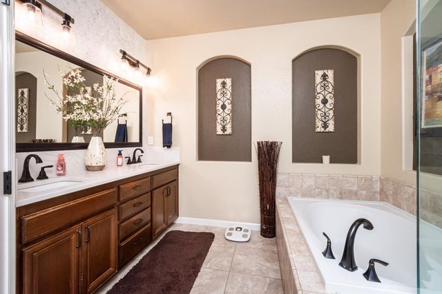 1524 Black Hawk St, Roseville, CA 95747