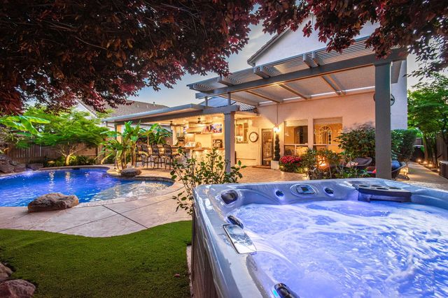 1524 Black Hawk St, Roseville, CA 95747