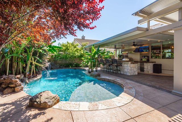 1524 Black Hawk St, Roseville, CA 95747