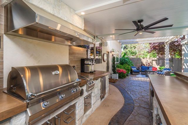 1524 Black Hawk St, Roseville, CA 95747