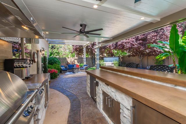 1524 Black Hawk St, Roseville, CA 95747