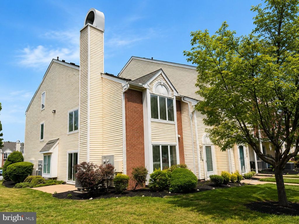 250 JUANITA CT, Levittown, PA 19057