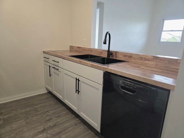 1313 Cunat Court 3F, Lake In The Hills, IL 60156