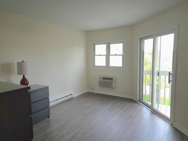 1313 Cunat Court 3F, Lake In The Hills, IL 60156