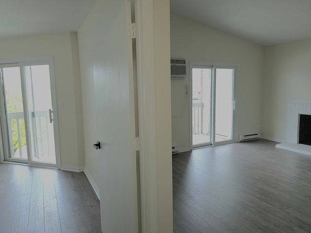 1313 Cunat Court 3F, Lake In The Hills, IL 60156