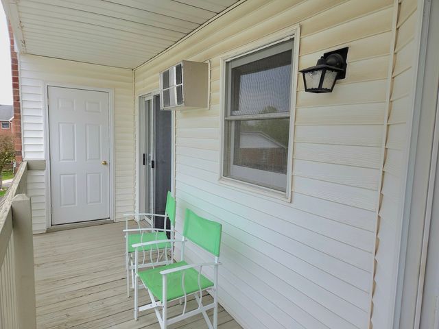 1313 Cunat Court 3F, Lake In The Hills, IL 60156