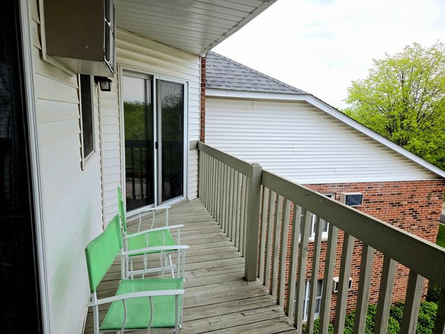 1313 Cunat Court 3F, Lake In The Hills, IL 60156
