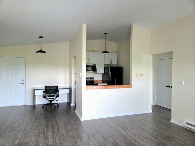 1313 Cunat Court 3F, Lake In The Hills, IL 60156
