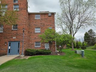 1313 Cunat Court 3F, Lake In The Hills, IL 60156