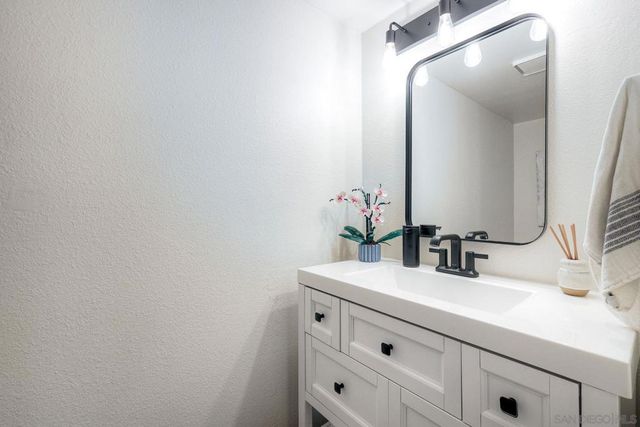 4070 Caminito Meliado, San Diego, CA 92122