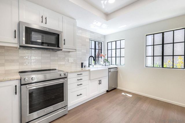 4070 Caminito Meliado, San Diego, CA 92122