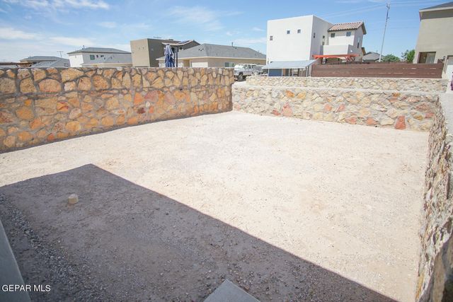 2053 WILLIAM CAPLES Street, El Paso, TX 79938