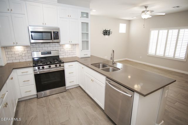 2053 WILLIAM CAPLES Street, El Paso, TX 79938