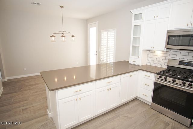 2053 WILLIAM CAPLES Street, El Paso, TX 79938