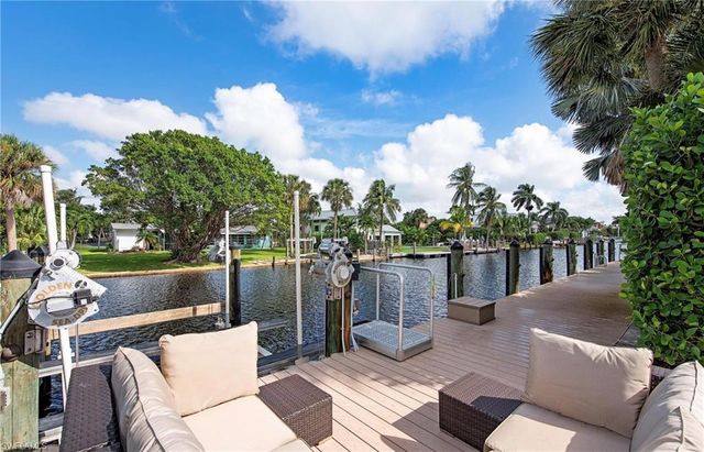 491 17th AVE S, Naples, FL 34102