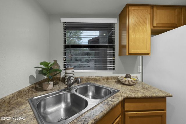 5855 N Kolb Rd Unit 1102, Tucson, AZ 85750