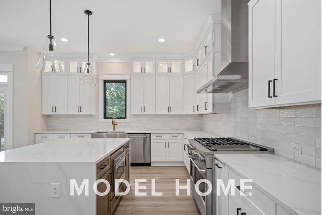 1901 WARE RD, Falls Church, VA 22043