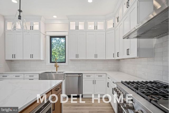 1901 WARE RD, Falls Church, VA 22043