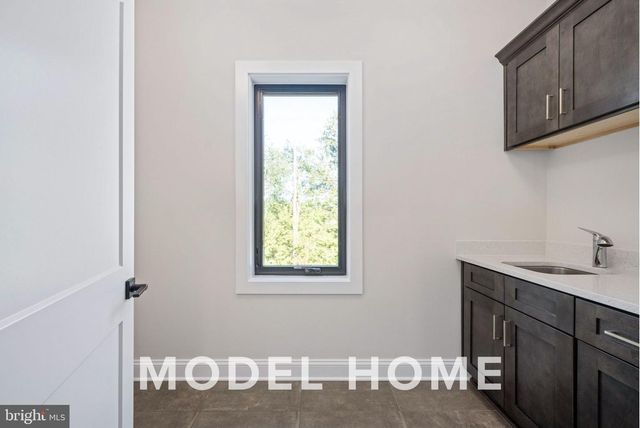 1901 WARE RD, Falls Church, VA 22043