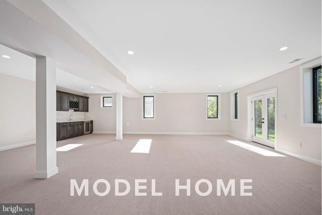 1901 WARE RD, Falls Church, VA 22043