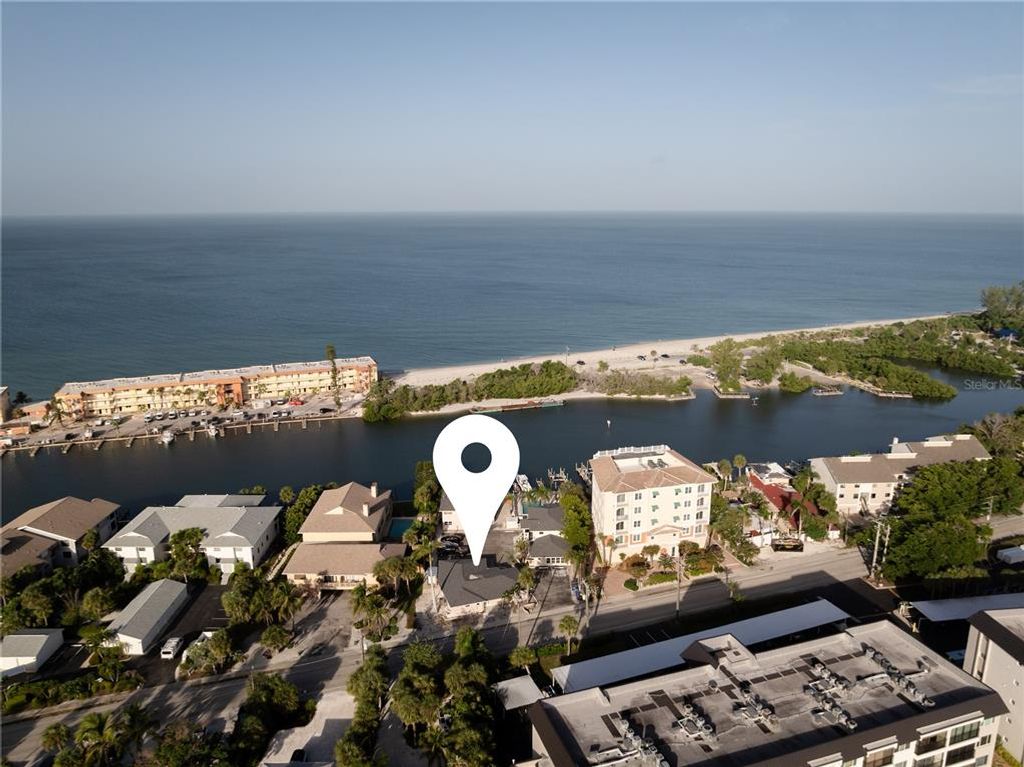 9022 MIDNIGHT PASS ROAD 112, Sarasota, FL 34242