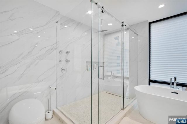 7 Adelaide, Edgewater, NJ 07020